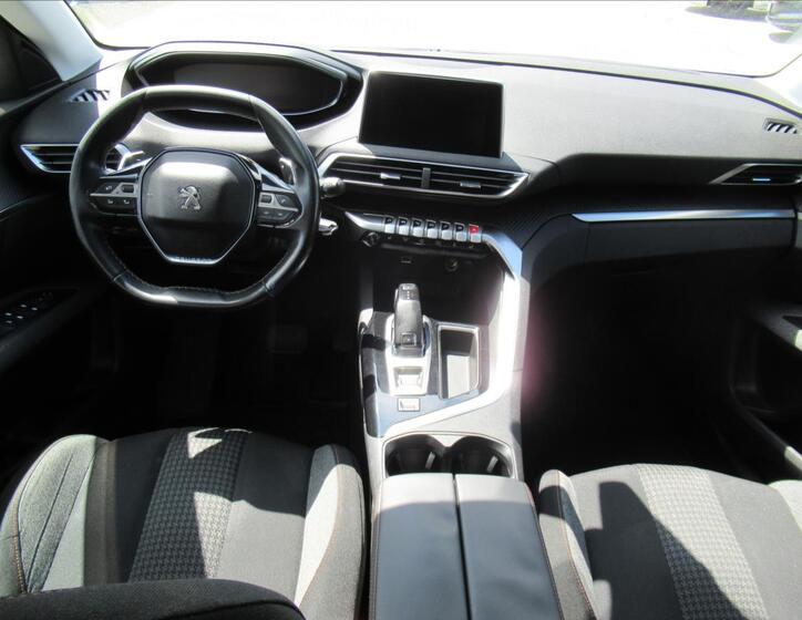 Peugeot 5008 9