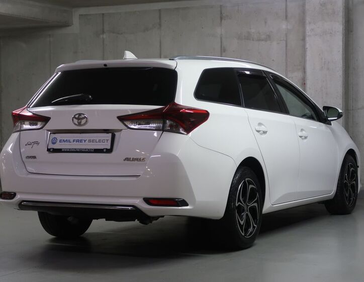 Toyota Auris 5