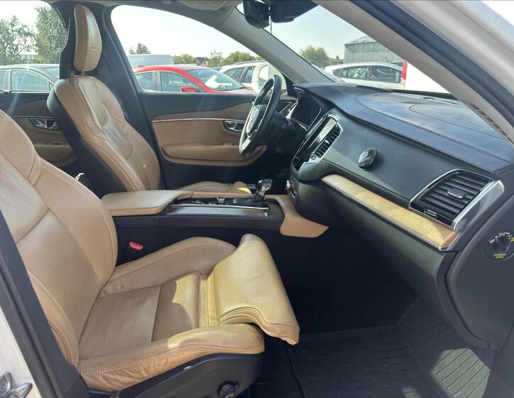 Volvo XC90 34