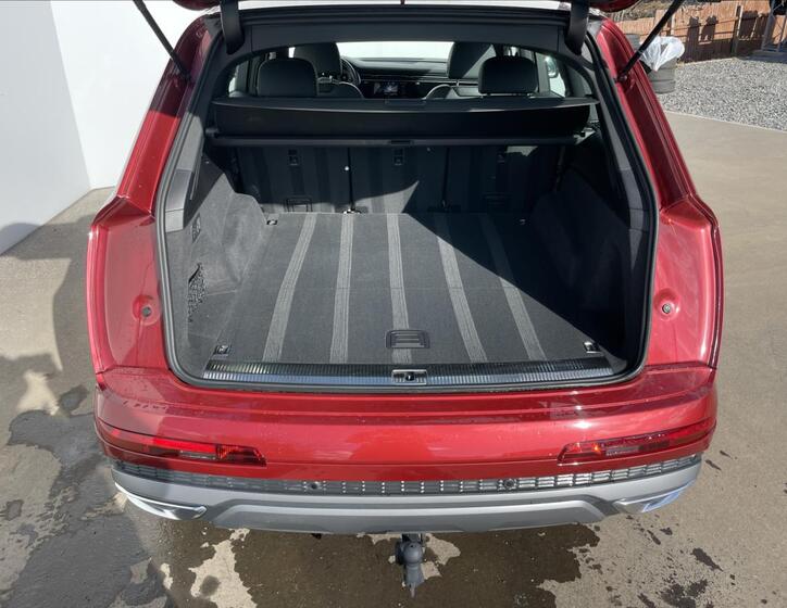 Audi Q7 25