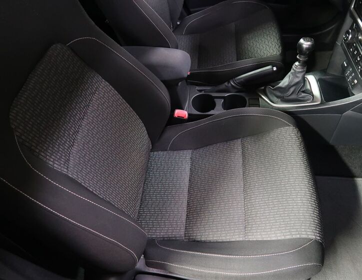 Toyota Auris 13