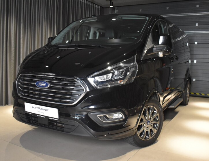 Ford Tourneo Custom 1