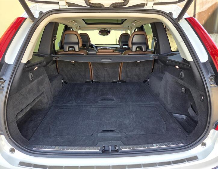 Volvo XC90 12