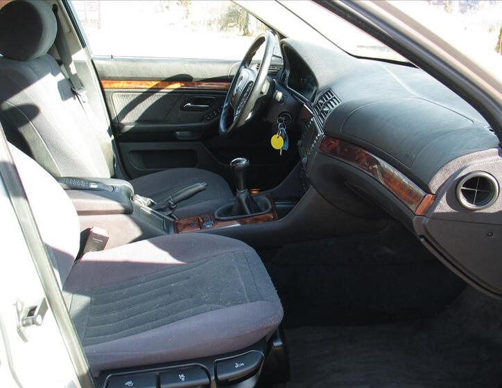 BMW Řada 5 30