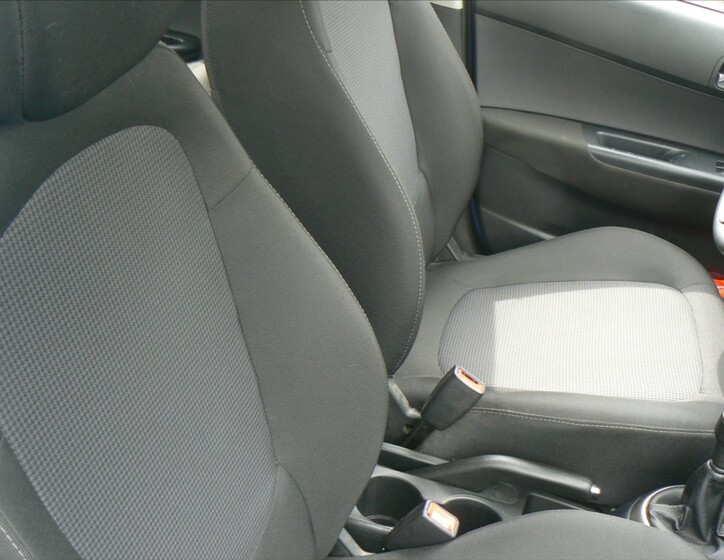 Hyundai i20 16
