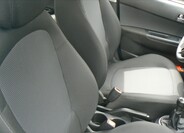 Hyundai i20 16