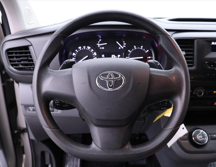 Toyota ProAce 18