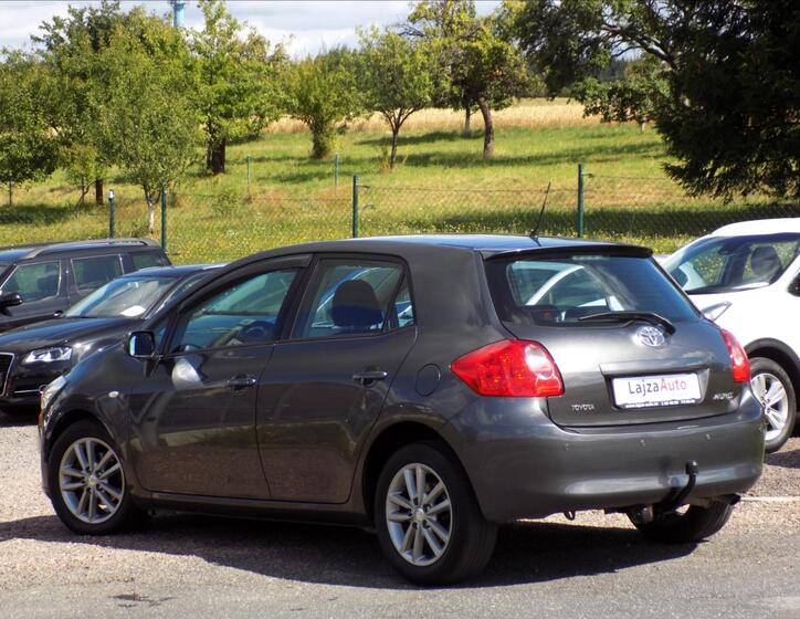 Toyota Auris 4