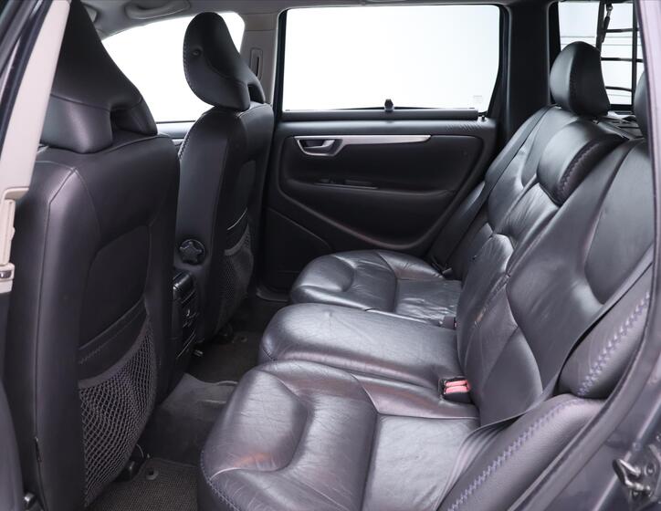 Volvo XC70 15