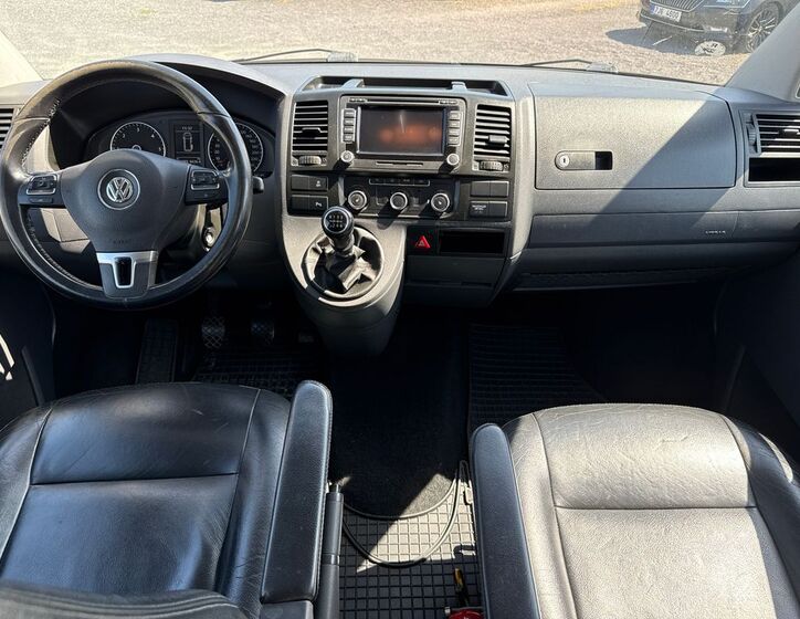 Volkswagen Caravelle 10