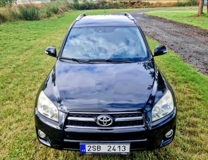 Toyota RAV4 8