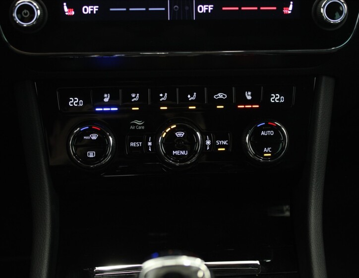 Škoda Superb 18