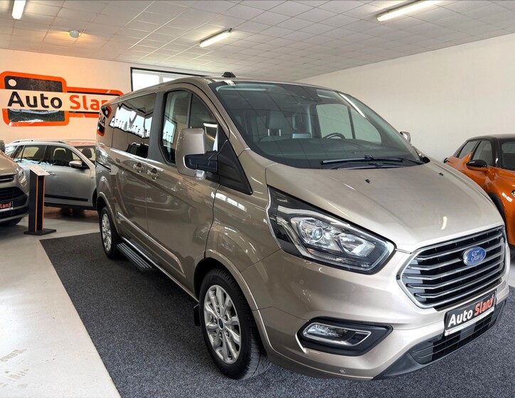 Ford Tourneo Custom 2