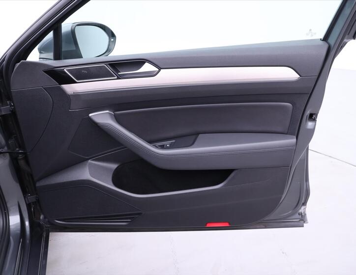 Volkswagen Passat 13