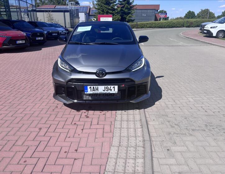 Toyota Yaris 2