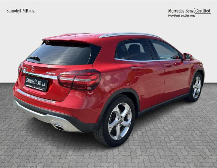 Mercedes-Benz GLA 5