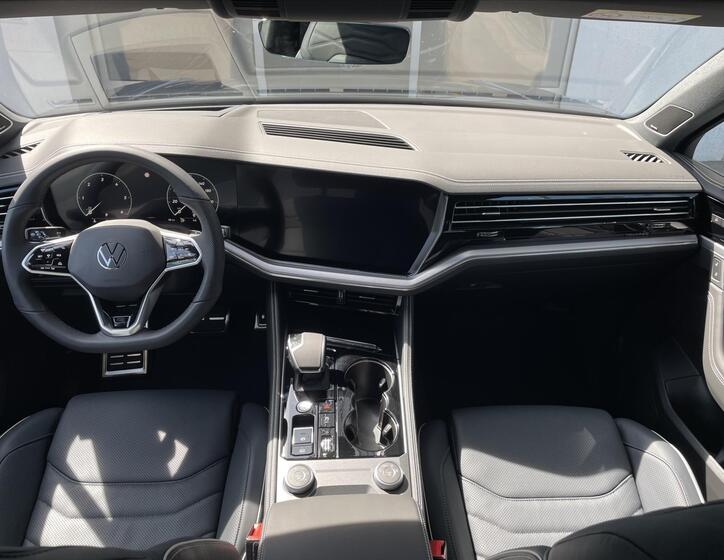 Volkswagen Touareg 13