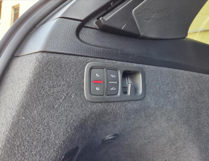 Audi Q7 11