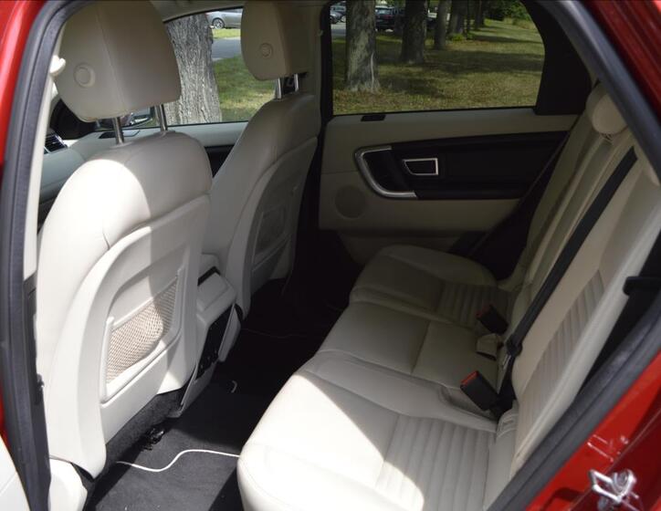 Land Rover Discovery Sport 11