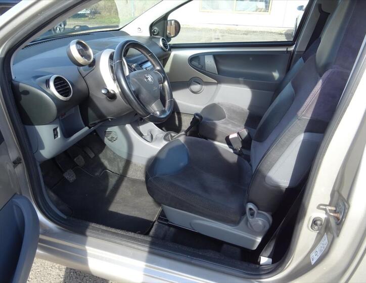 Toyota Aygo 8