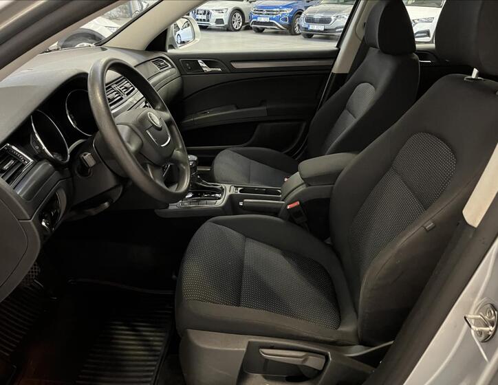 Škoda Superb 12
