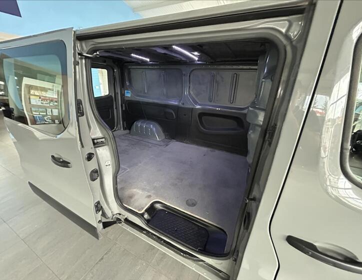 Renault Trafic 19