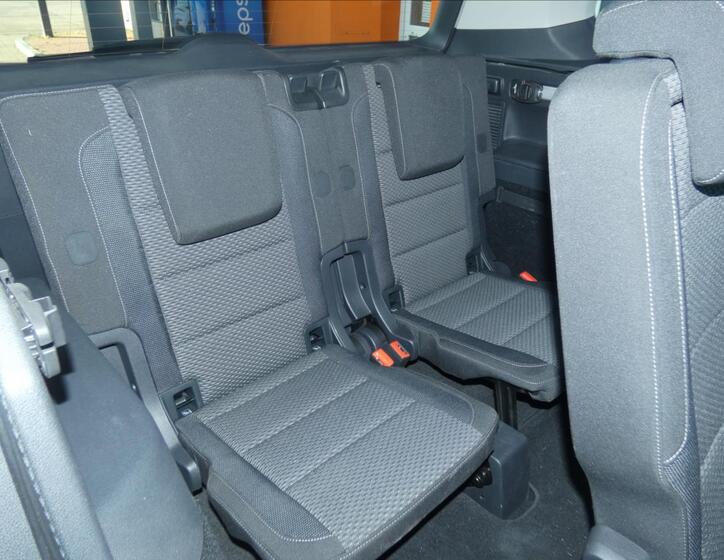 Volkswagen Touran 14