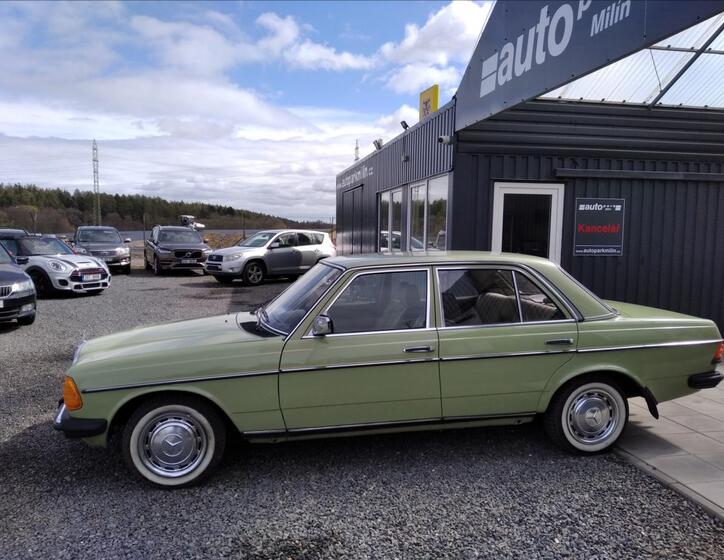 Mercedes-Benz 200 4