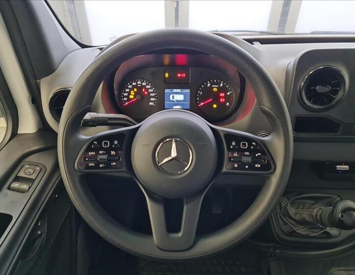 Mercedes-Benz Sprinter 10