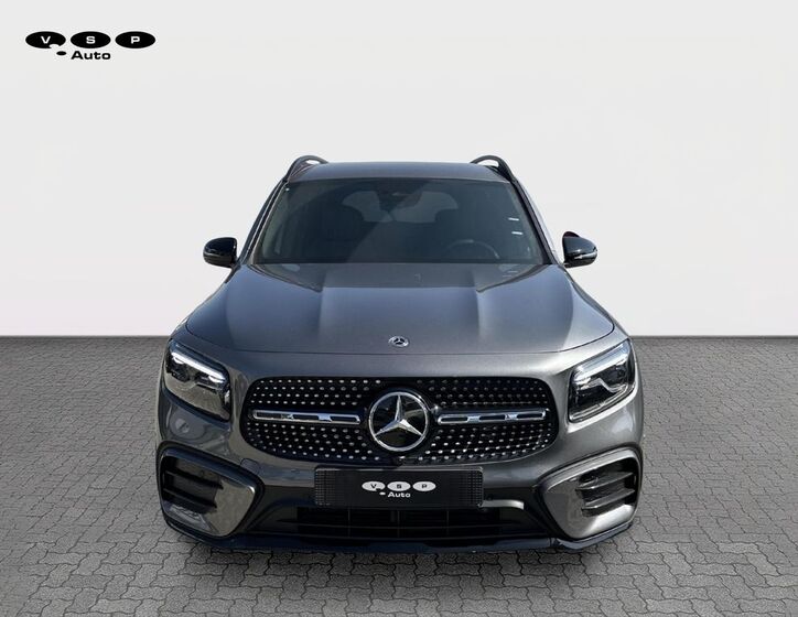 Mercedes-Benz GLB 8