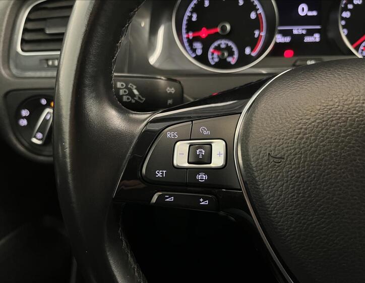 Volkswagen Golf 17