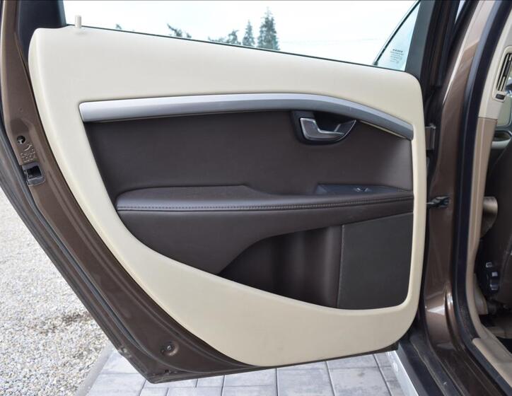 Volvo XC70 24