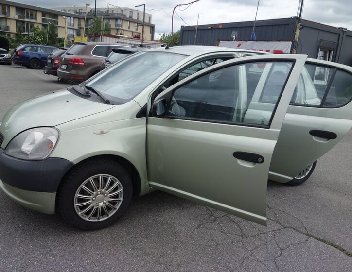 Toyota Yaris 13