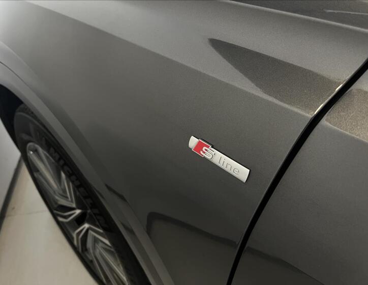 Audi Q8 34