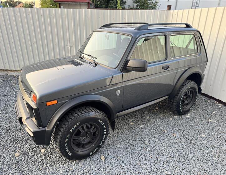 Lada Niva 5