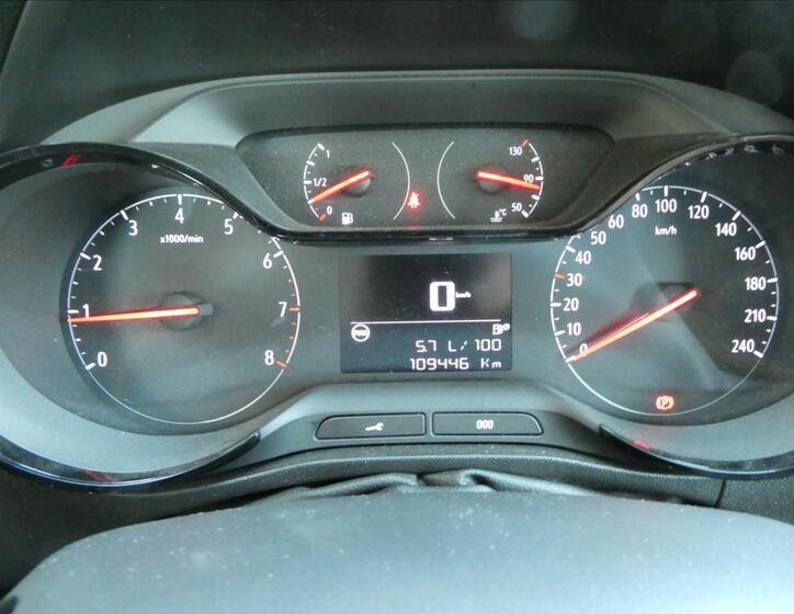 Opel Crossland X 28