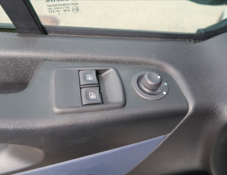 Opel Vivaro 12