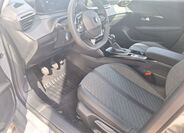 Peugeot 208 10