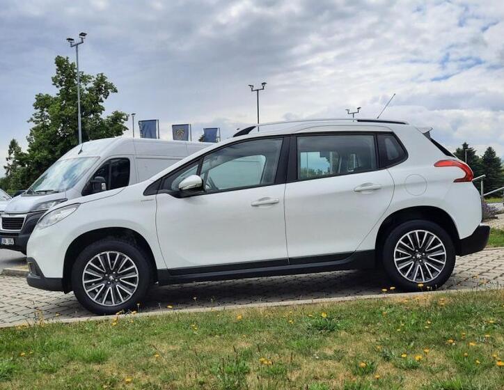 Peugeot 2008 4