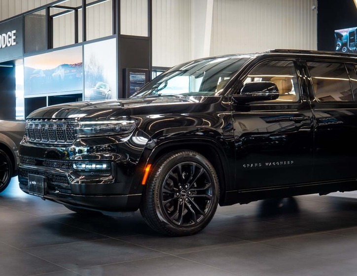 Jeep Grand Wagoneer 11