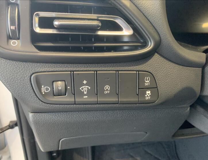 Hyundai i30 27