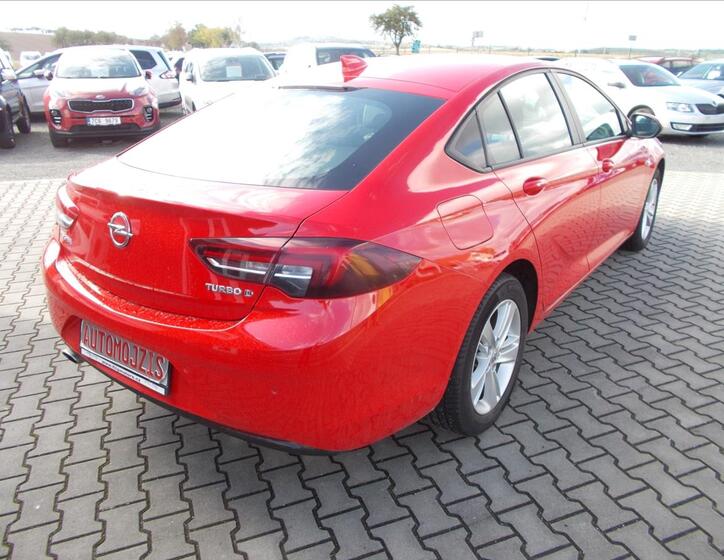 Opel Insignia 11