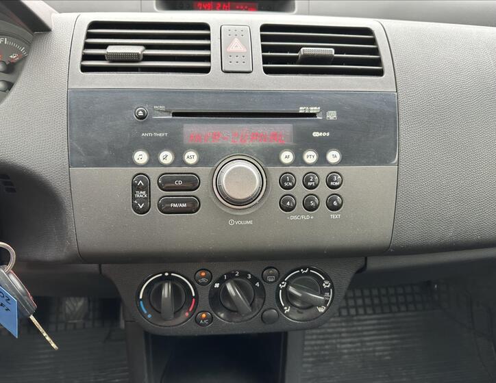 Suzuki Swift 16