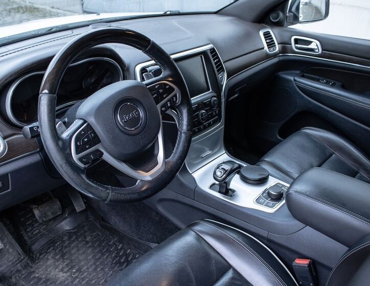 Jeep Grand Cherokee 13