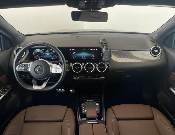 Mercedes-Benz GLA 13