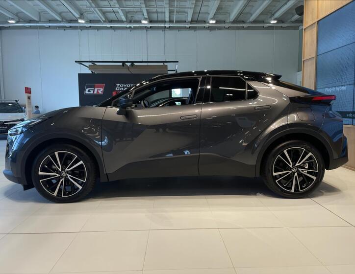Toyota C-HR 4