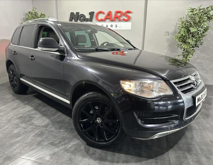 Volkswagen Touareg 1