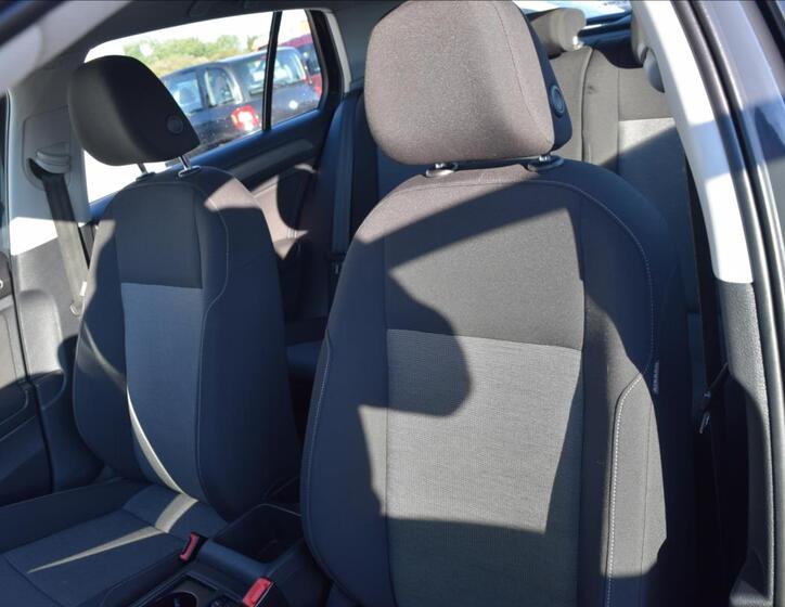 Volkswagen Golf 14