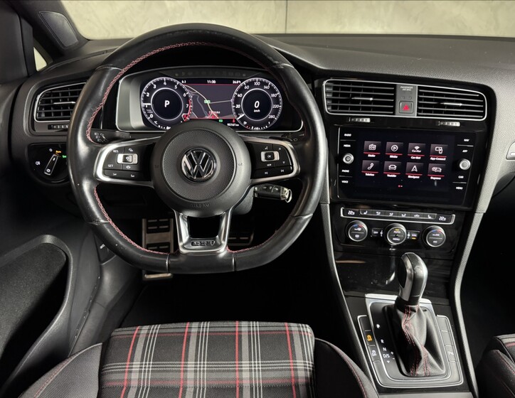 Volkswagen Golf 20