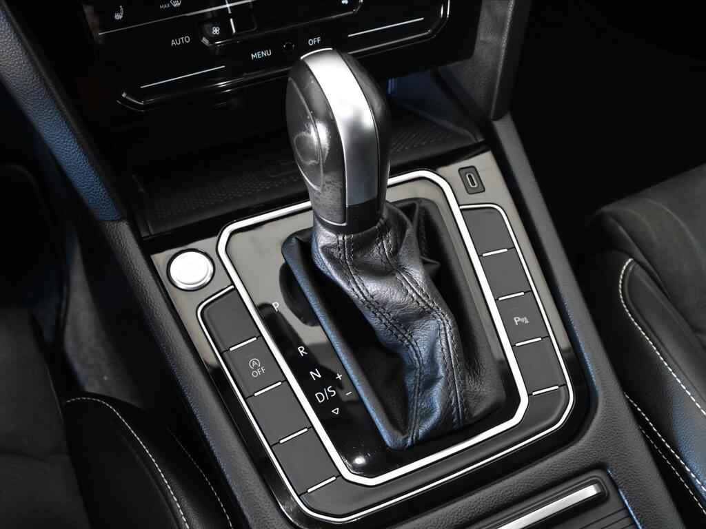 Volkswagen Passat 24